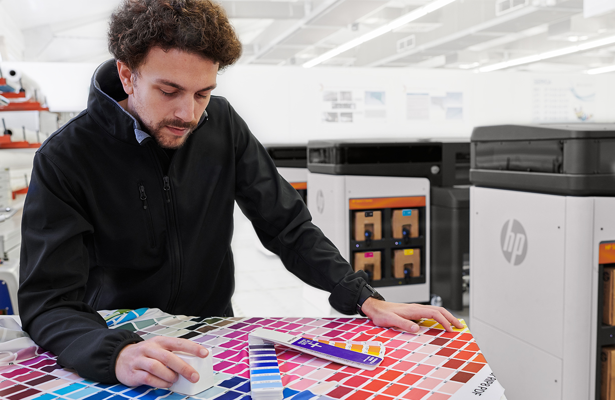 Onyx software certified for HP Stitch textile printers